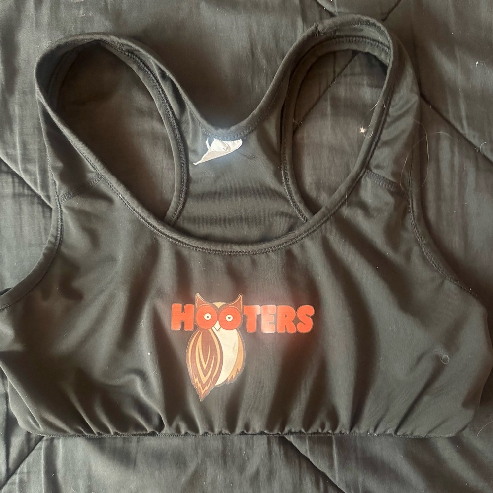 Women's Large Hooters Sports Top
